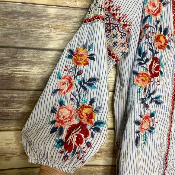Johnny Was Workshop Nadia Embroidered White Peasant Blouse Medium NWOT - Picture 5 of 16